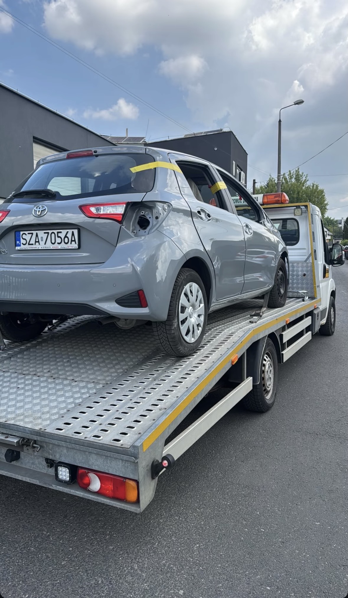 Laweta z samochodem — pomoc drogowa Zagłębie Dąbrowskie